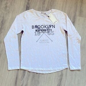 🛍️ 2/$12
DEX new with tags girls size XL (14) long sleeve top